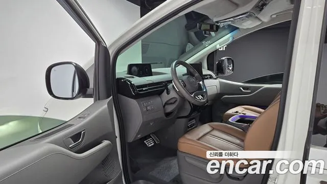 Hyundai Staria Staria — Фото автомобиля 3