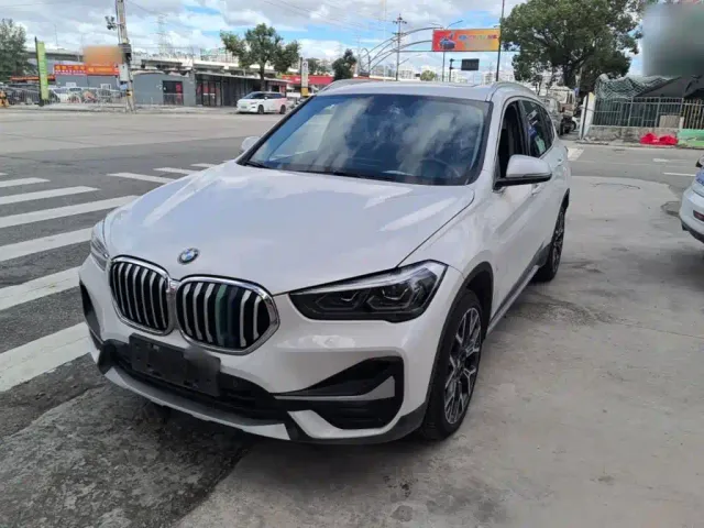 Фотография автомобиля — BMW X1