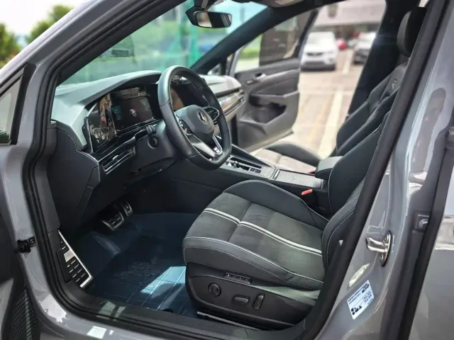 Volkswagen Golf 2023 Facelift 280TSI DSG R-Line Lite — Фото автомобиля 10