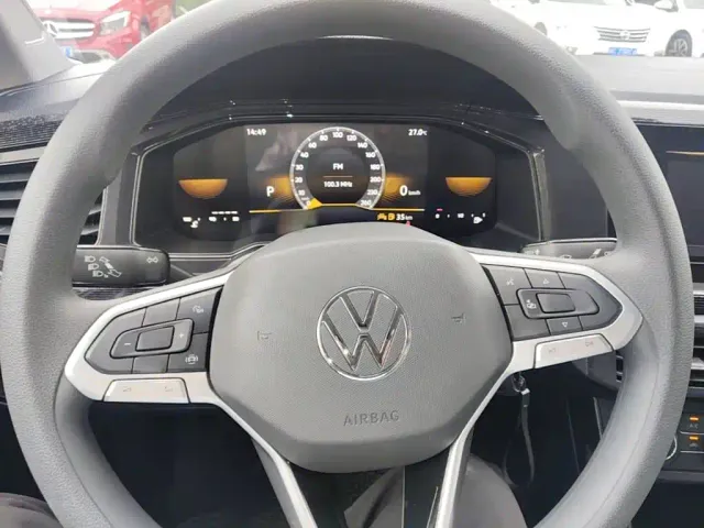 Volkswagen Lavida — Фото автомобиля 10