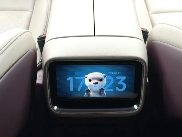 Xiaomi YU7 — Фото автомобиля 5