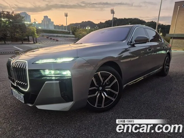 Фотография автомобиля — BMW 7 Series G70