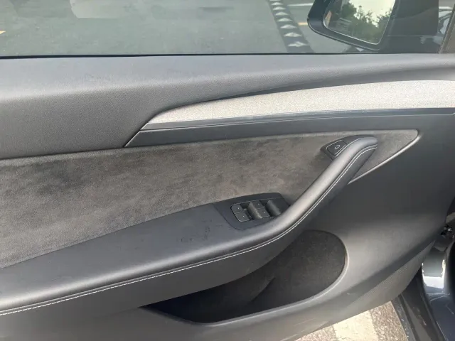 Tesla Model Y — Фото автомобиля 7
