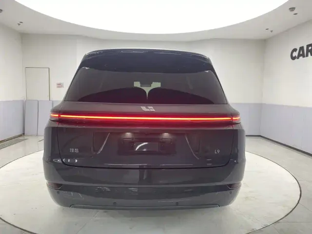 Li Auto L9 — Фото автомобиля 6