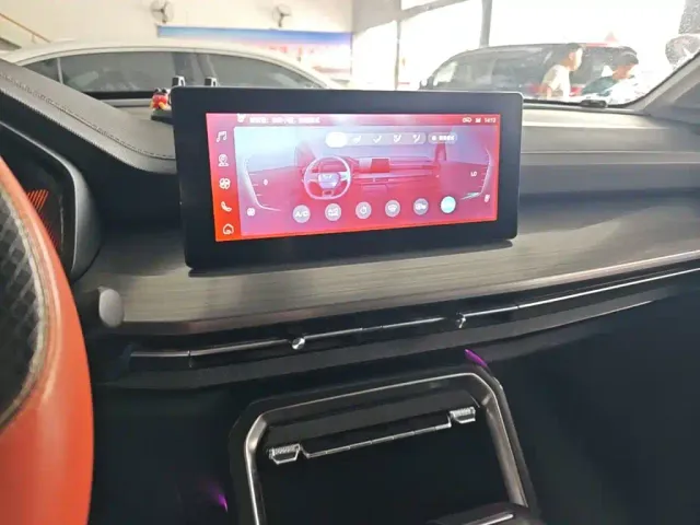 Wuling Asta — Фото автомобиля 4