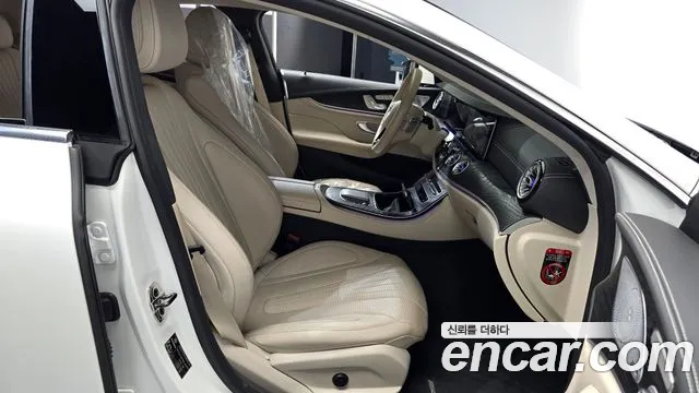 Mercedes-Benz CLS-Class — Фото автомобиля 23