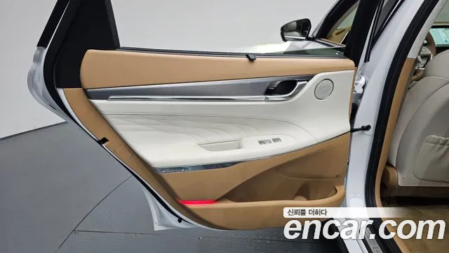 Hyundai Grandeur (New) Hybrid — Фото автомобиля 14