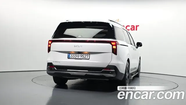Kia Carnival Generation 4 — Фото автомобиля 4