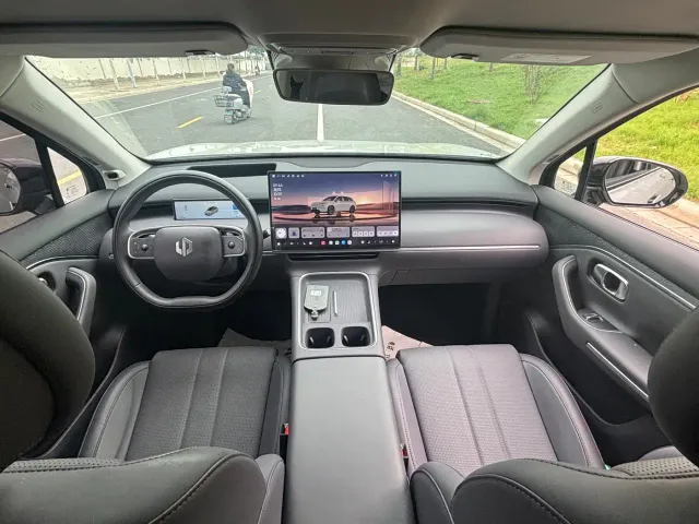 Leapmotor C10 — Фото автомобиля 6