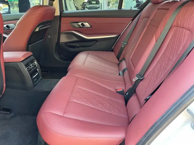 BMW 3 Series — Фото автомобиля 8