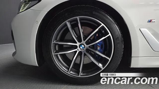 BMW 5 Series G30 — Фото автомобиля 5