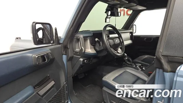 Ford Bronco — Фото автомобиля 9