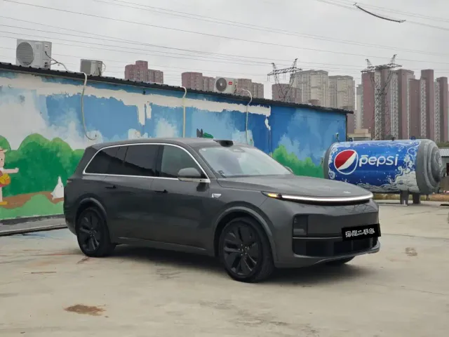 Li Auto L9 — Фото автомобиля 3