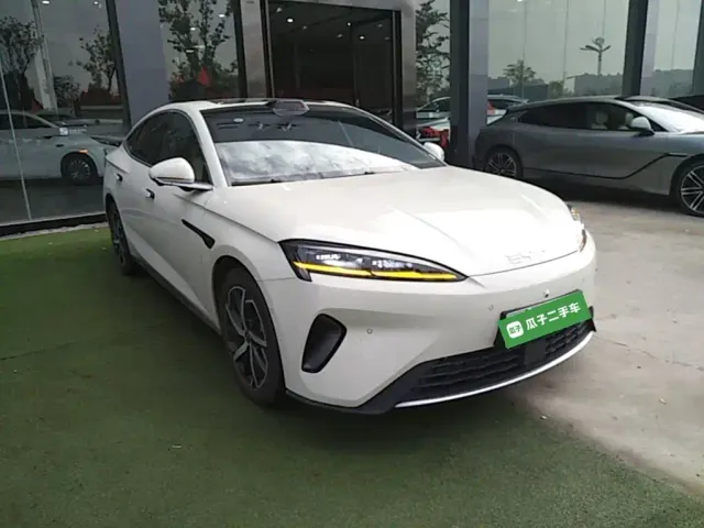 BYD Seal 07 DM-i 2026 DM-i 1.5T 230km Flagship — Фото автомобиля 3