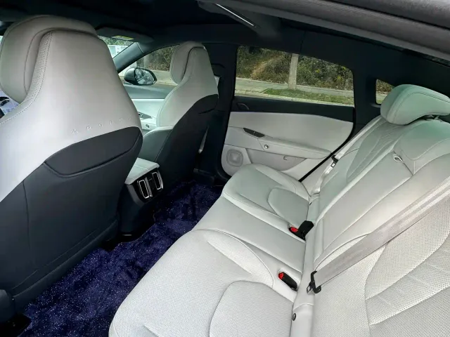 Arcfox Alpha S5 — Фото автомобиля 11