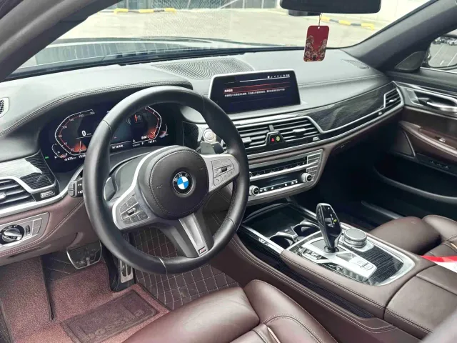 BMW 7 Series — Фото автомобиля 6