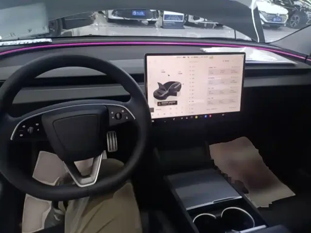 Tesla Model 3 — Фото автомобиля 9