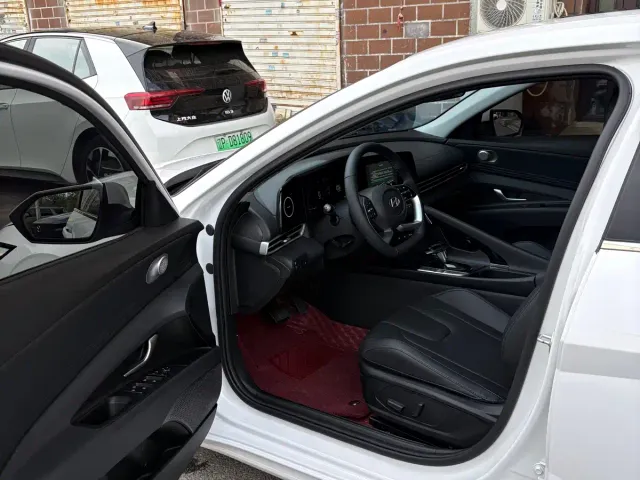 Hyundai Elantra — Фото автомобиля 7