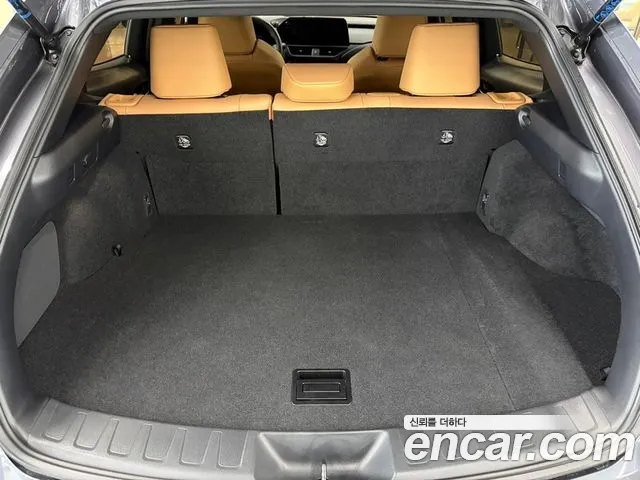 Lexus UX UX300h — Фото автомобиля 17