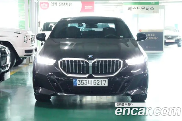 BMW 5 Series G60 — Фото автомобиля 3