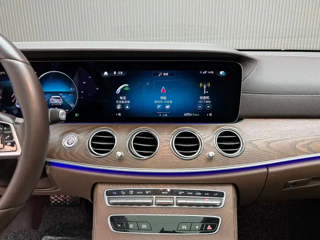 Mercedes-Benz E-Class — Фото автомобиля 6