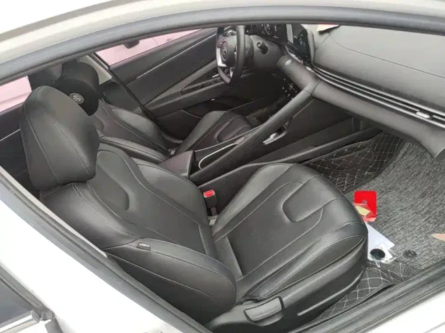 Hyundai Elantra — Фото автомобиля 24