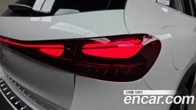 Mercedes-Benz EQA — Фото автомобиля 22