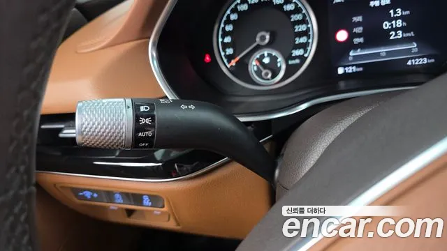 Genesis G80 Бензин 2.5 турбо AWD — Фото автомобиля 29