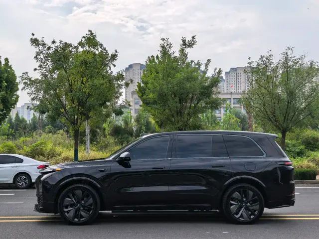 Li Auto L9 — Фото автомобиля 24