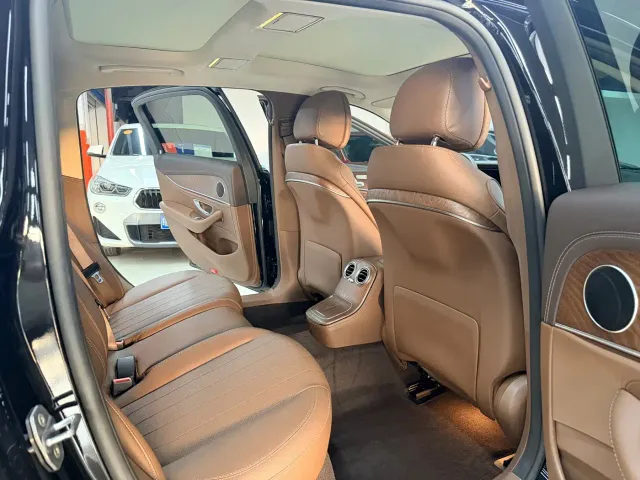 Mercedes-Benz E-Class — Фото автомобиля 7