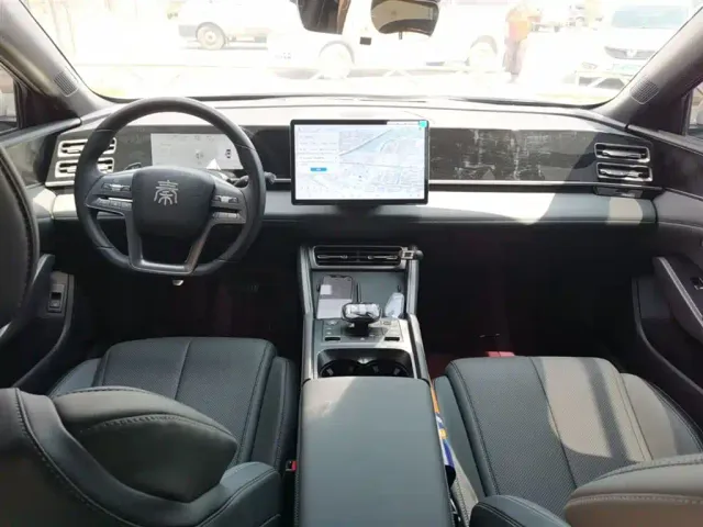 BYD Qin L — Фото автомобиля 9
