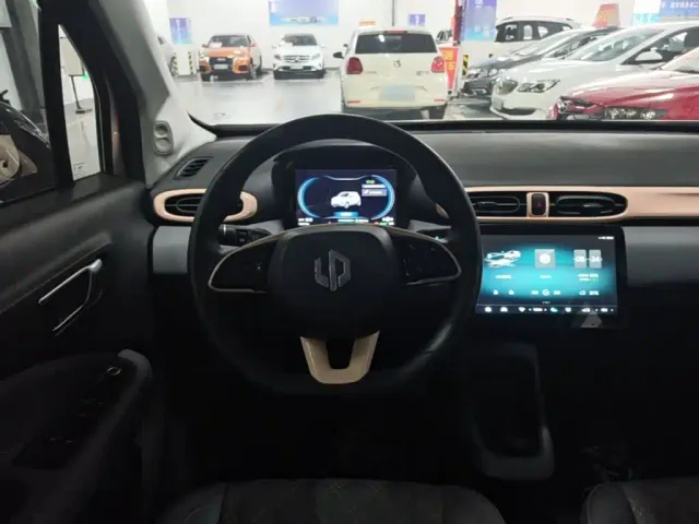 Leapmotor T03 — Фото автомобиля 10