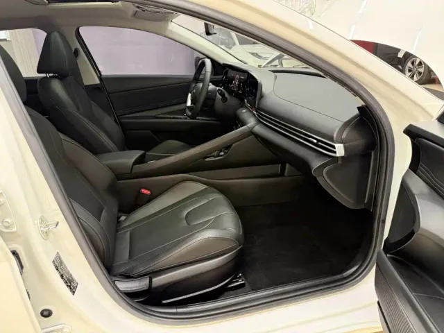 Hyundai Elantra — Фото автомобиля 21