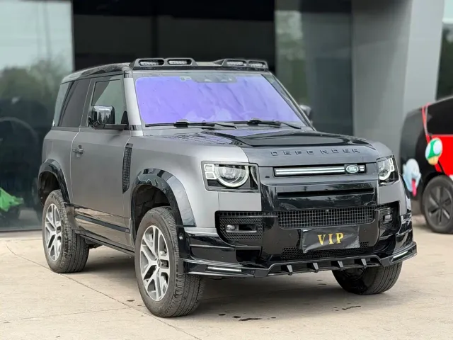 Land Rover Defender — Фото автомобиля 3