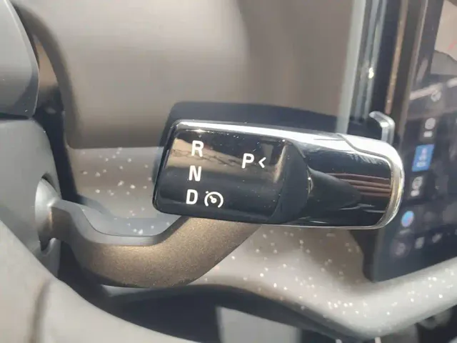 Volvo EX30 — Фото автомобиля 13