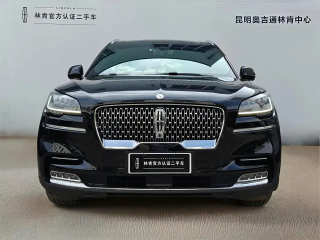 Lincoln Aviator — Фото автомобиля 2