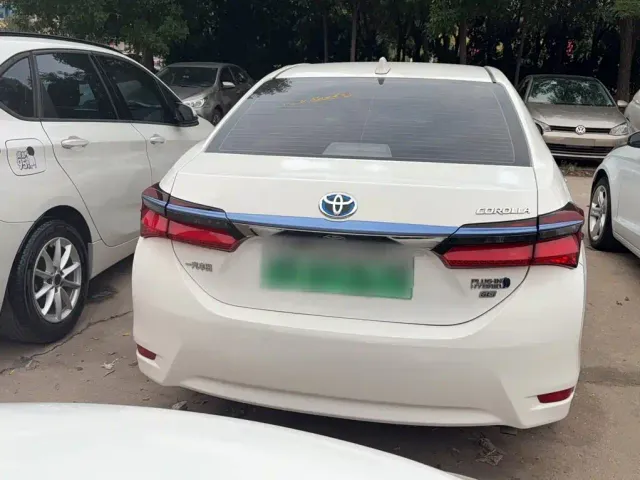 Toyota Corolla Twin Engine E+ — Фото автомобиля 5