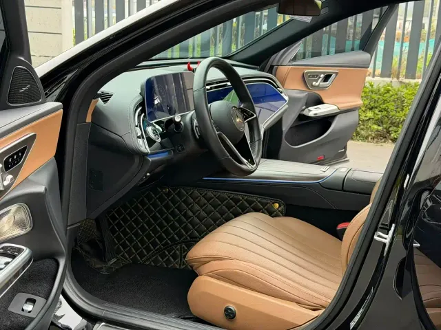 Mercedes-Benz E-Class — Фото автомобиля 4