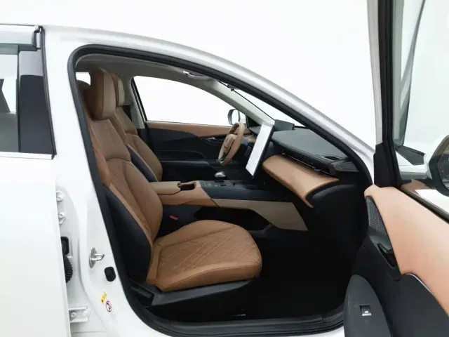 Changan Eado — Фото автомобиля 23