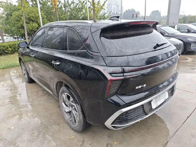 Hongqi HS3 PHEV — Фото автомобиля 4