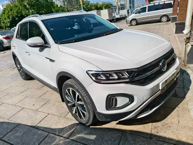 Volkswagen T-Roc — Фото автомобиля 3