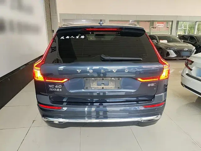 Volvo XC60 — Фото автомобиля 5