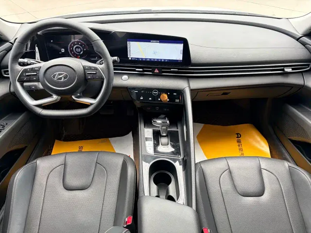 Hyundai Elantra — Фото автомобиля 8