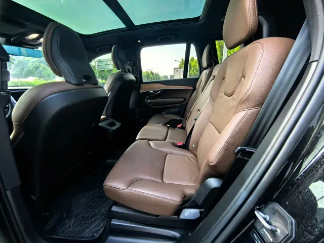Volvo XC90 — Фото автомобиля 8