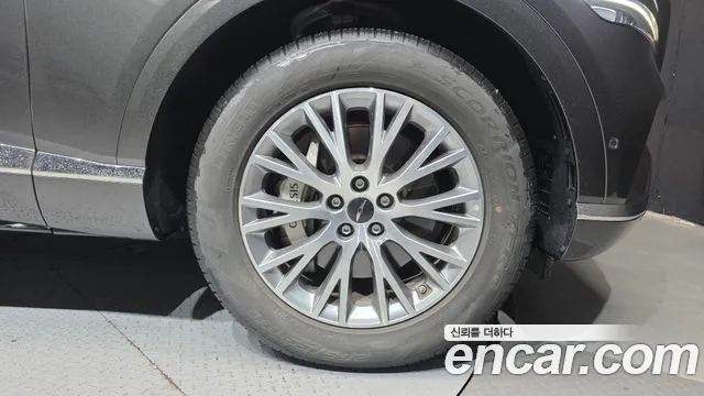 Genesis GV80 2.5T Бензин 2WD — Фото автомобиля 21
