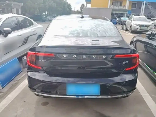Volvo S90 — Фото автомобиля 5