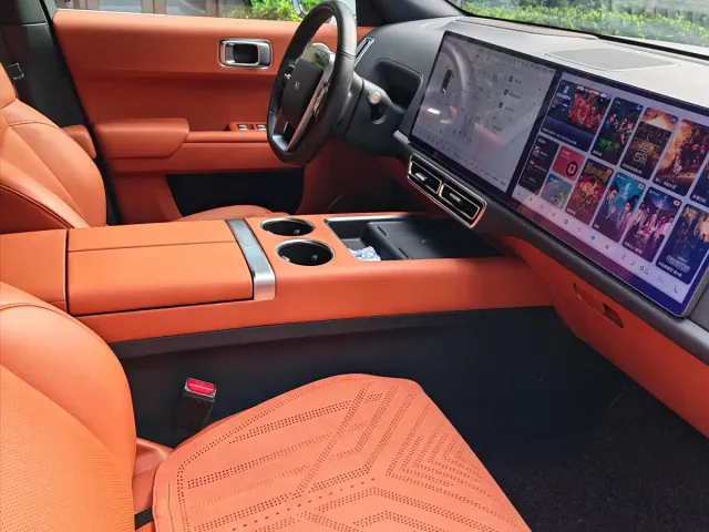 Li Auto L7 — Фото автомобиля 7