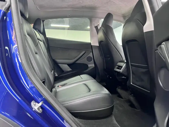 Tesla Model Y — Фото автомобиля 10