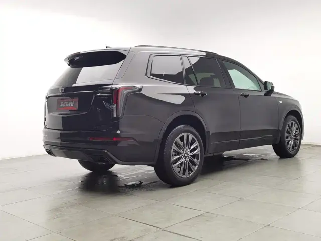 Cadillac XT6 — Фото автомобиля 2