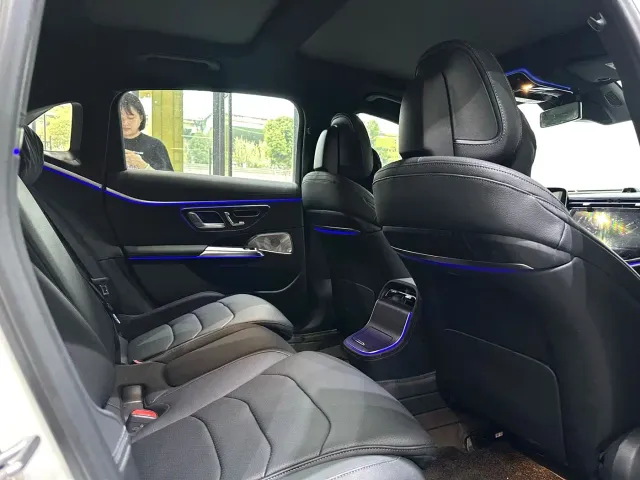 Mercedes-Benz E-Class — Фото автомобиля 2
